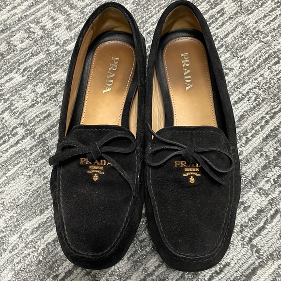 【PRADA】SUEDE DRIVING SHOES Suede driving shoes in blue - Prada | Mytheresa
